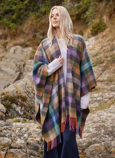 Liz Lambswool Shawl